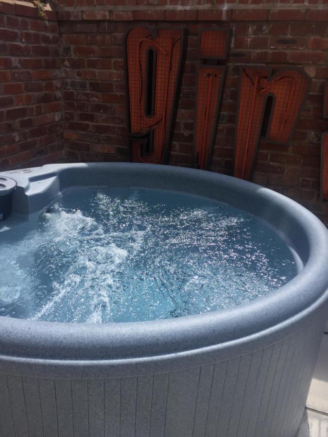 Huntley Lodge Pp Liverpool Bagian luar foto